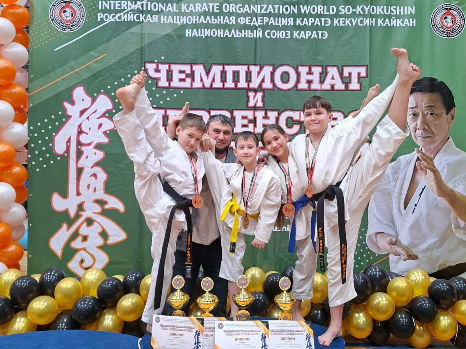 Туймазы каратистары Татарстанда үткән ярыштарҙа биш награда яуланы