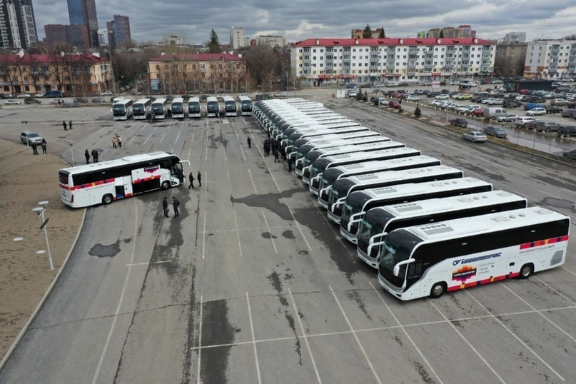 Радий Хәбиров Туймазы АТП-һына «Ютонг» маркалы яңы автобус тапшырҙы