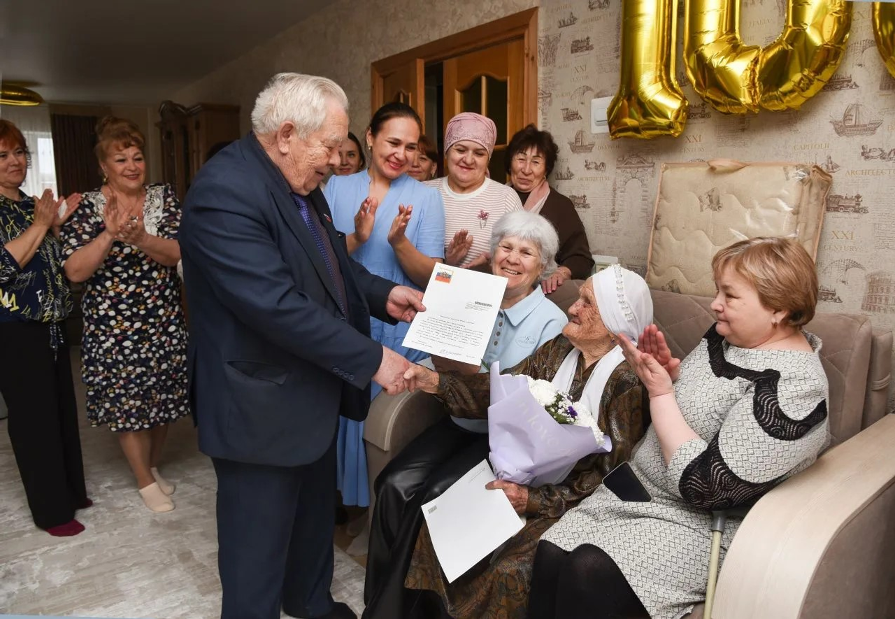 Туймазы районының Өязетамак авылында яшәүче ак әби бер гасырлык юбилеен билгели